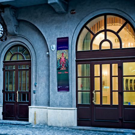 British Club Lviv Hotell Eksteriør bilde