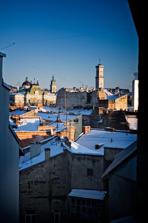 British Club Lviv Hotell Eksteriør bilde