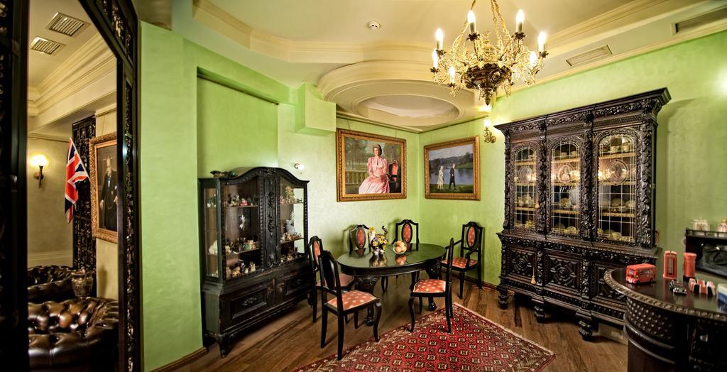 British Club Lviv Hotell Eksteriør bilde