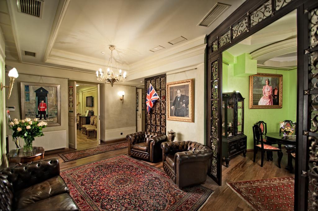 British Club Lviv Hotell Eksteriør bilde