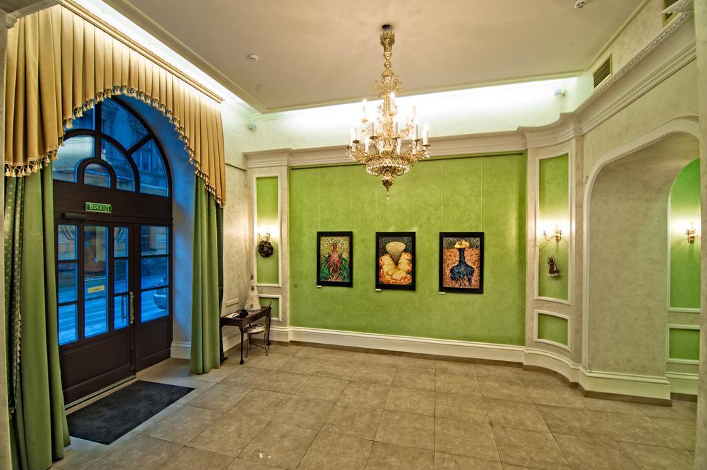 British Club Lviv Hotell Eksteriør bilde