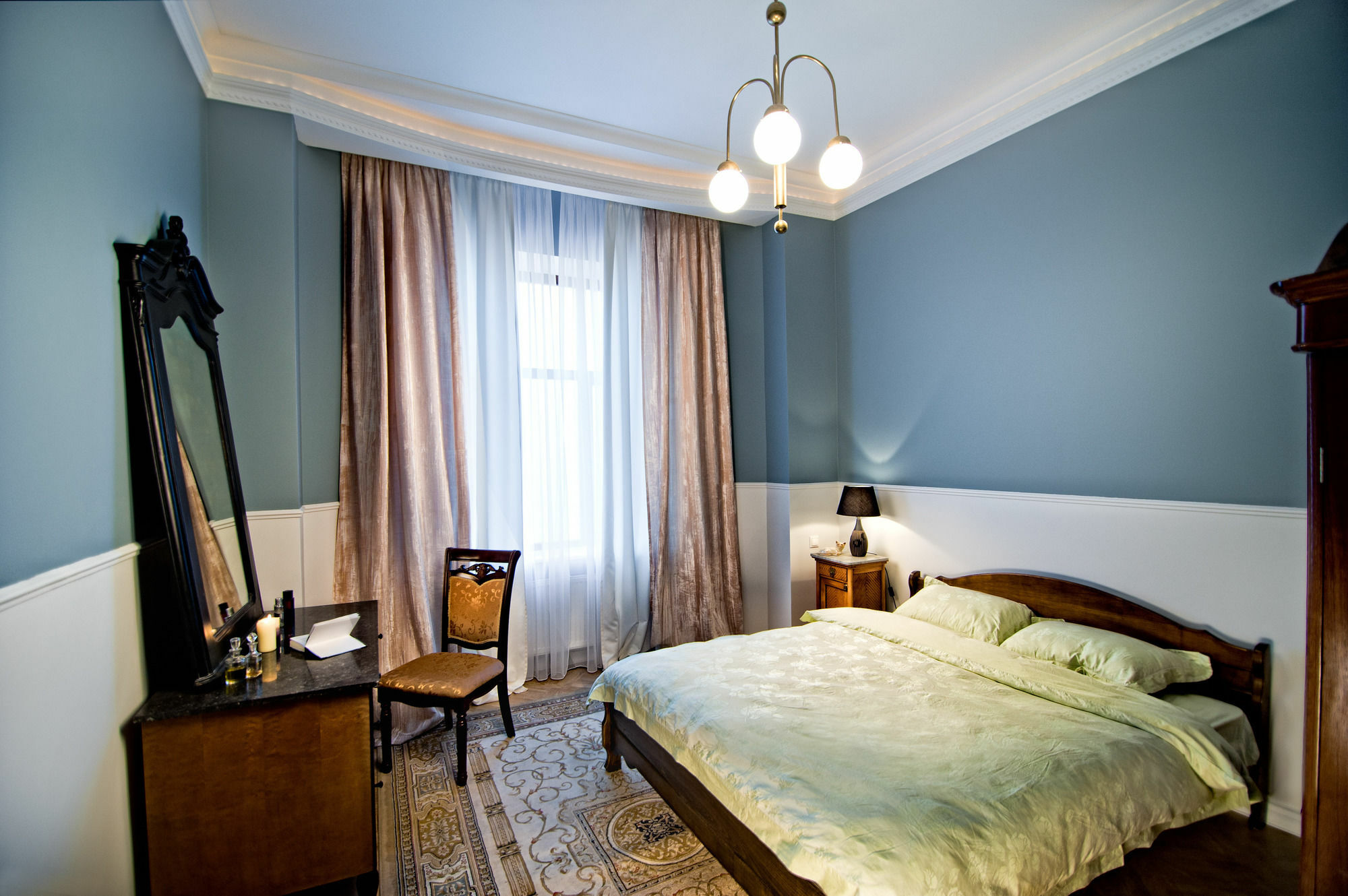 British Club Lviv Hotell Eksteriør bilde
