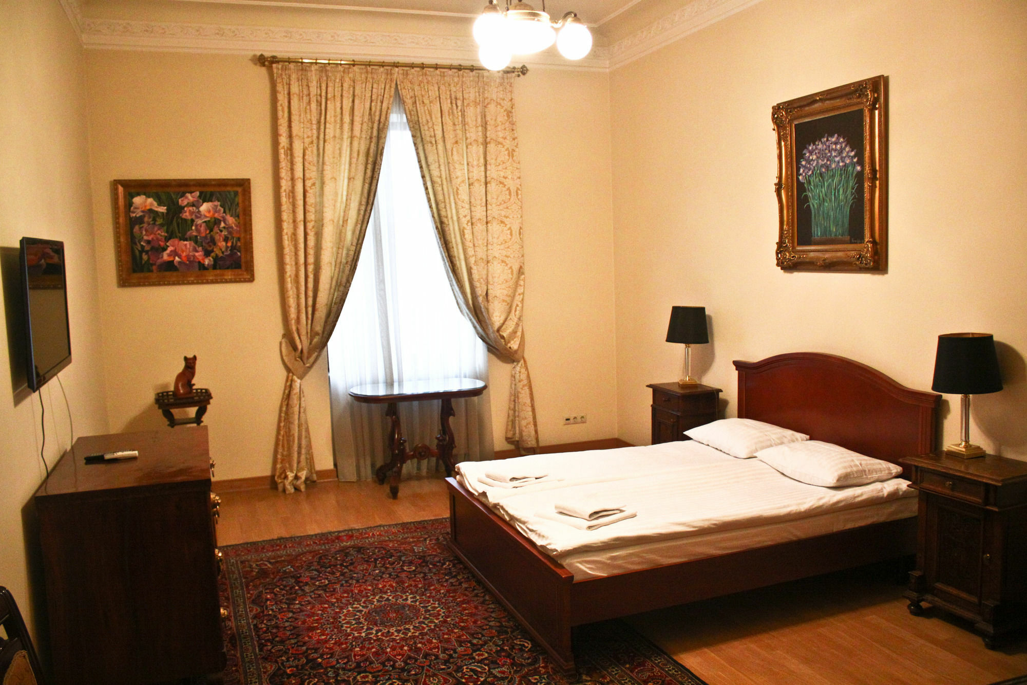 British Club Lviv Hotell Eksteriør bilde